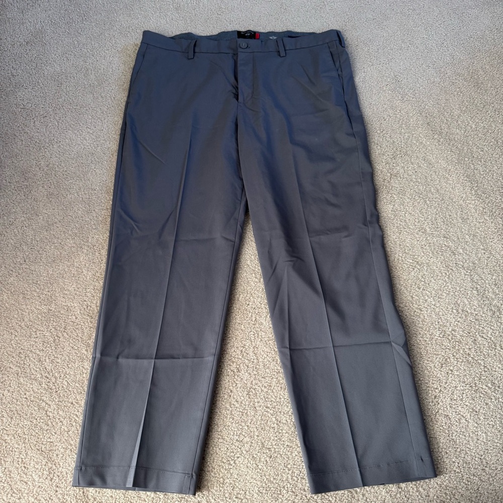 Men’s Dockers Grey Straight Leg Work Slacks Pants